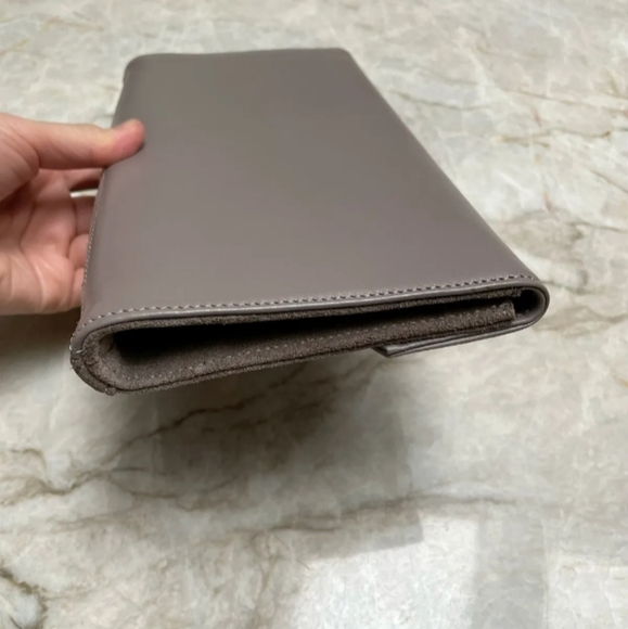 Cuyana Leather Brown Tan Beige Chain Clutch Crossbody Silver Chain - Picture 8 of 12